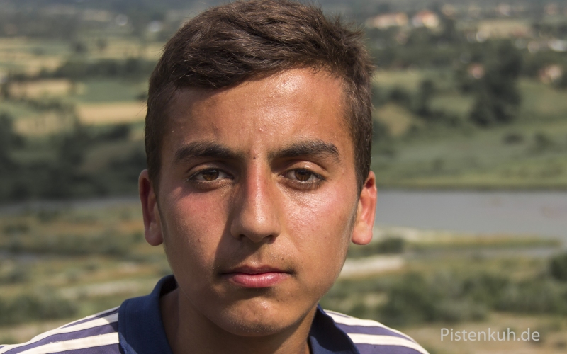 Albaner-Teenager-Landleben