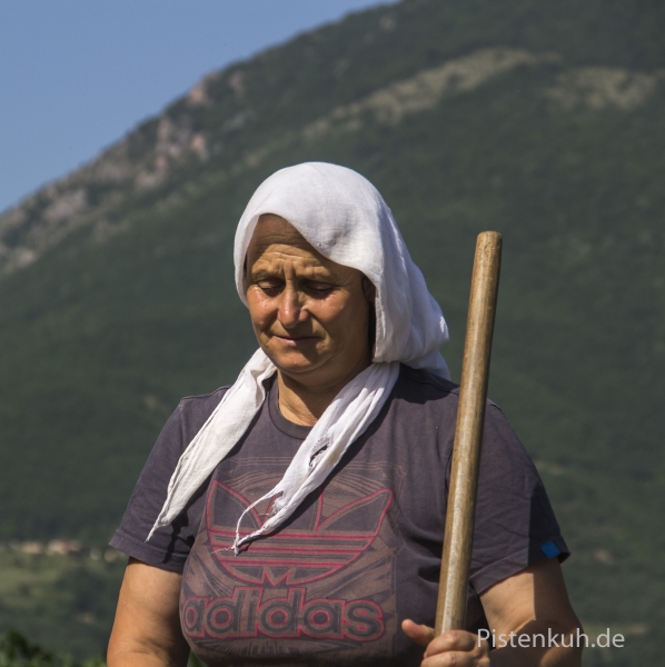 Albanerin-Feldarbeit