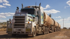 Roadtrain-Australien-Tanker