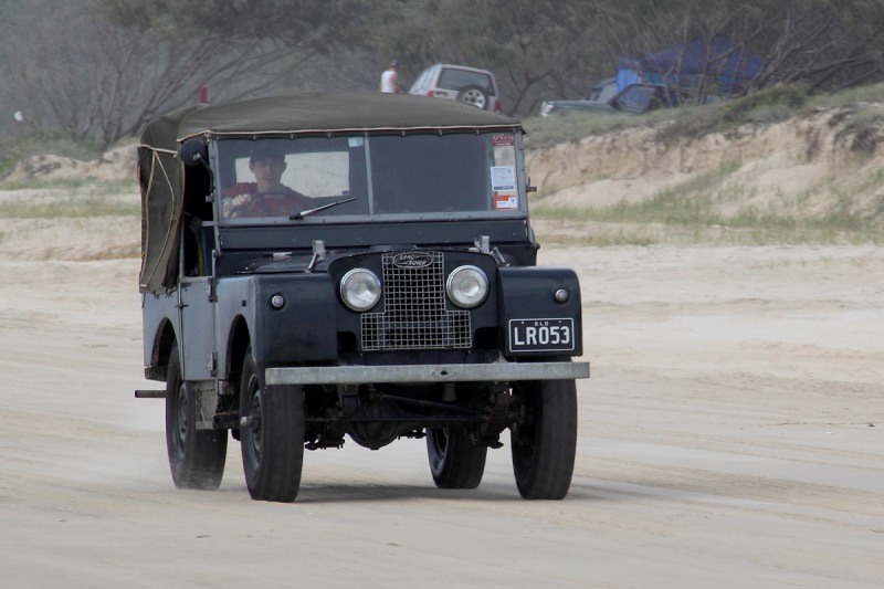 Land-Rover-10