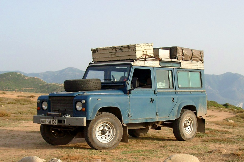 Land-Rover-2