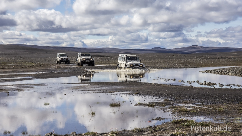 Land-Rover-TD4-Island-Hochland-Furt