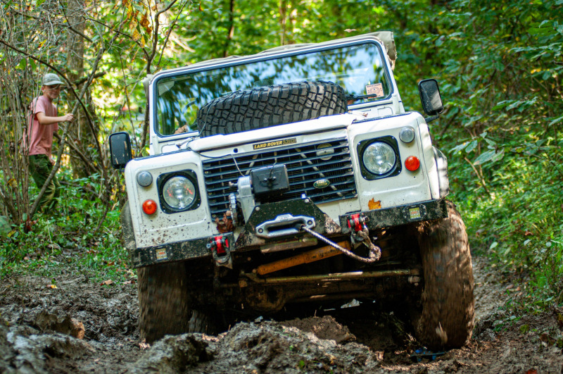 landrover-defender-offroad