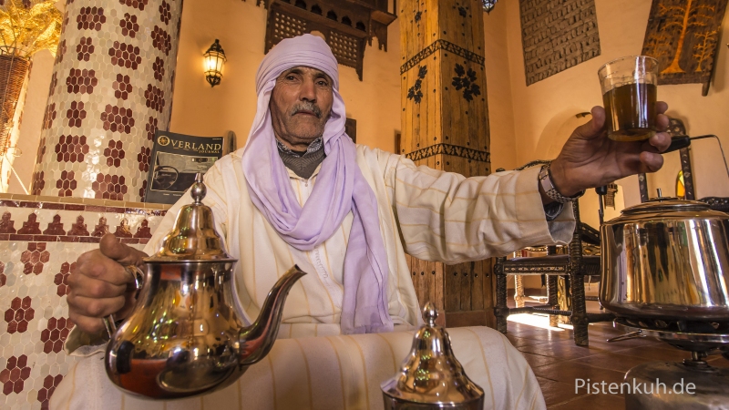 marokkaner-teezeremonie-teekanne