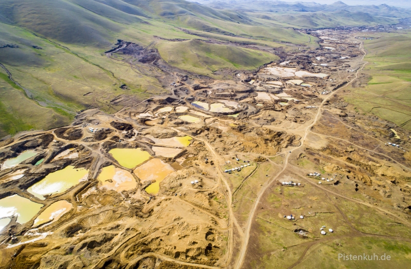 mongolei-goldgraeber-abbaugebiet-luftbild