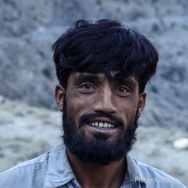 Pakistan-Mann-Strassenbau