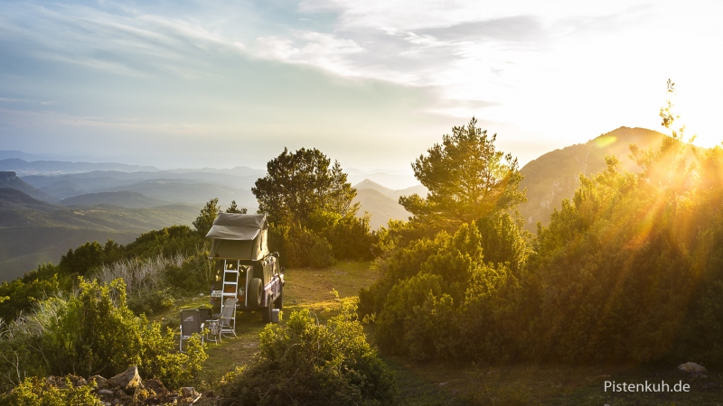 Morgensonne in den Bergen, man könnte einfach bleiben, doch reicht der Strom der Batterie?