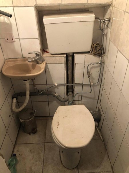Toilette-Bruchbude