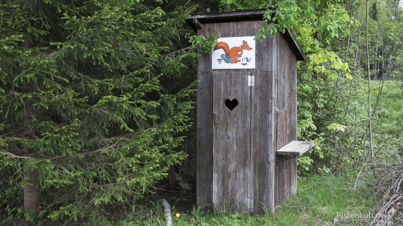 toilette-polen-wald