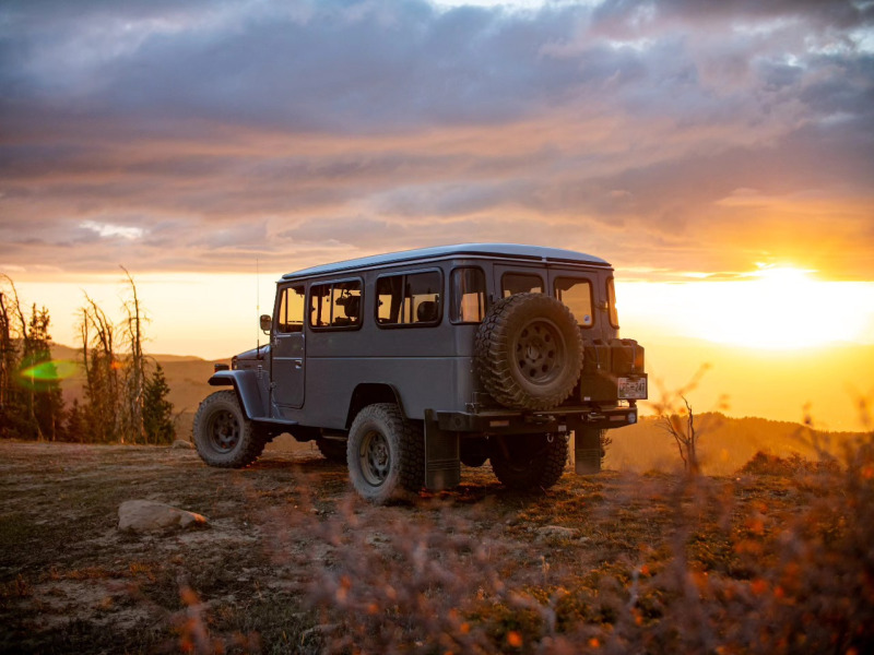 Toyota-Land-Cruiser-BJ42-sunset-camper