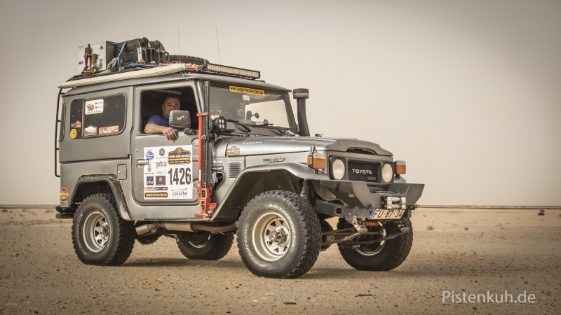 Toyota-Land-Cruiser-wallpaper