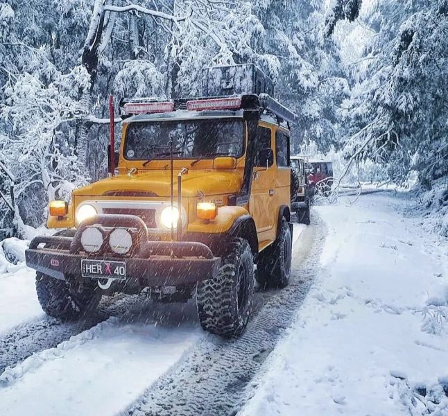 landcruiser-bj42-snow-australia