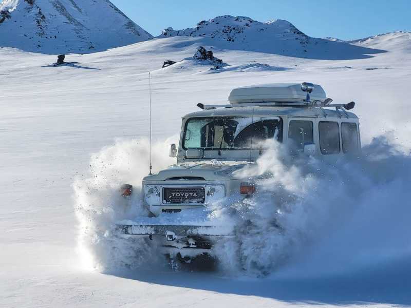 toyota-bj-snow