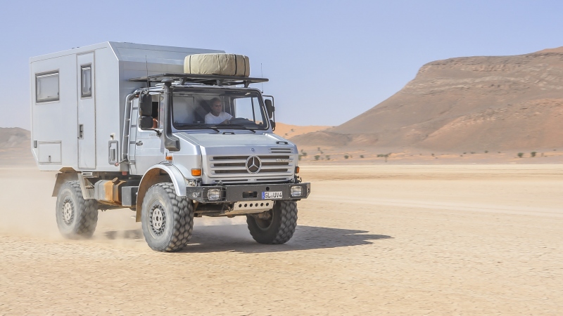 Unimog-U4000-Atlas-4x4-Wuestenmobil