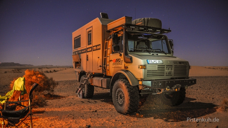 unimog_expeditionsmobil-night
