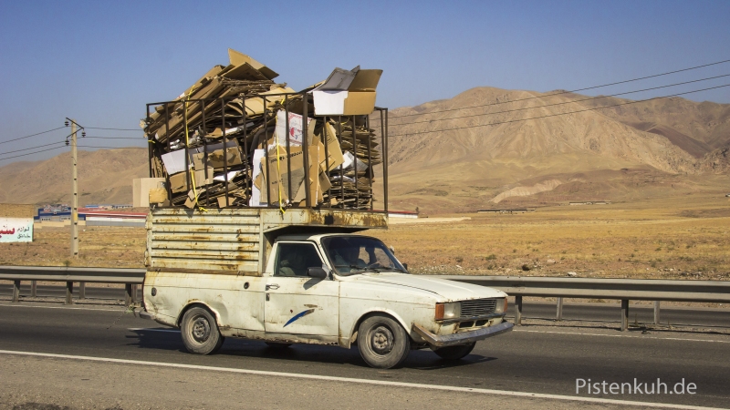 Verkehr-Iran-Ueberladen-2