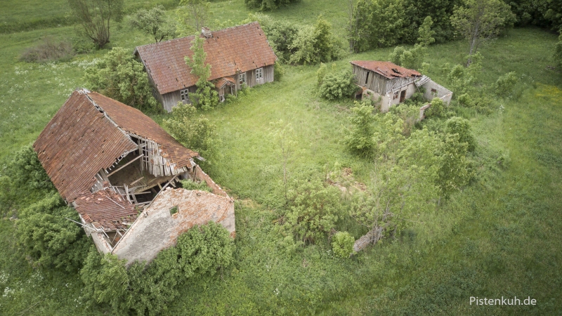 verlassene-orte-polen-bauernhaus-luftbild