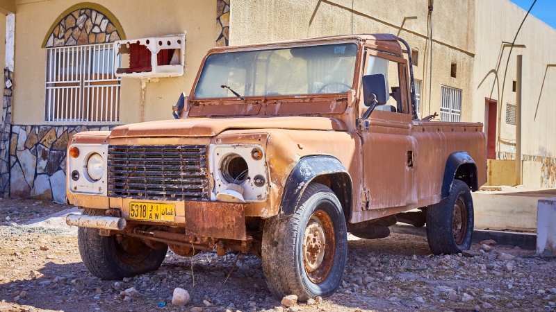1_wrack-land-rover-oman-1