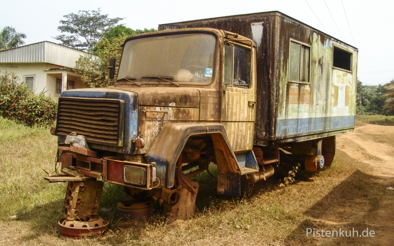 Schrottauto-Magirus-170d12a-Verrostet