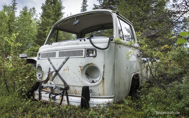 vw-bus-pritsche-lost-place