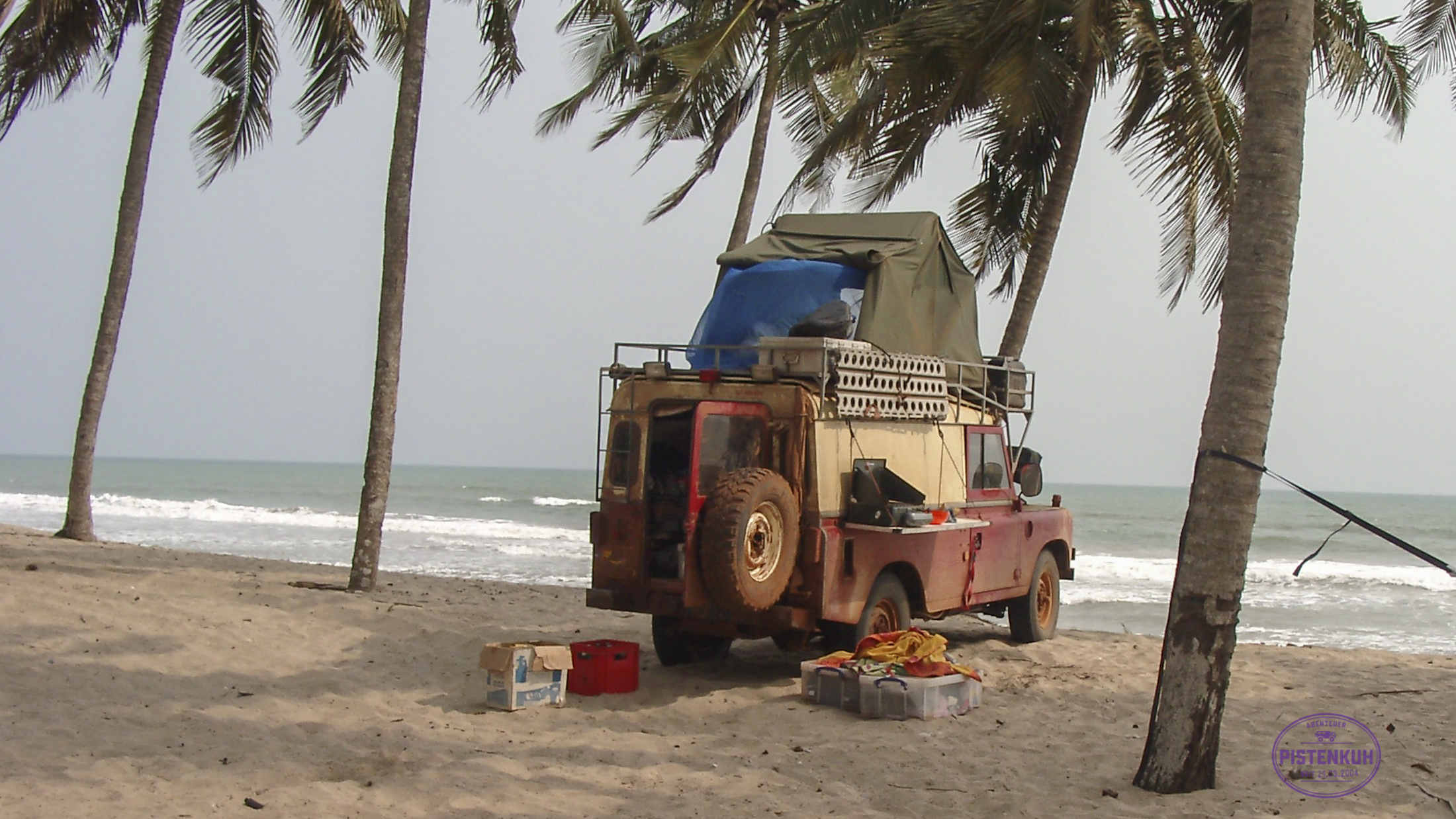 Dachzelt mit Land Rover Serie in Ghana