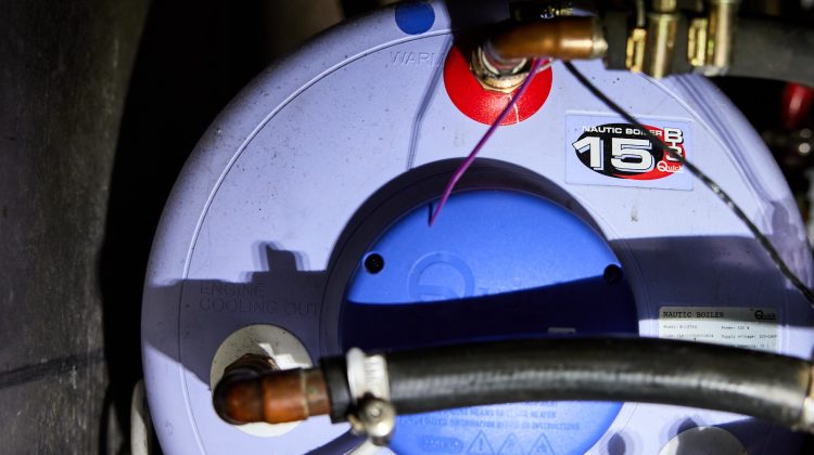 Warmwasserboiler im Expeditionsmobil